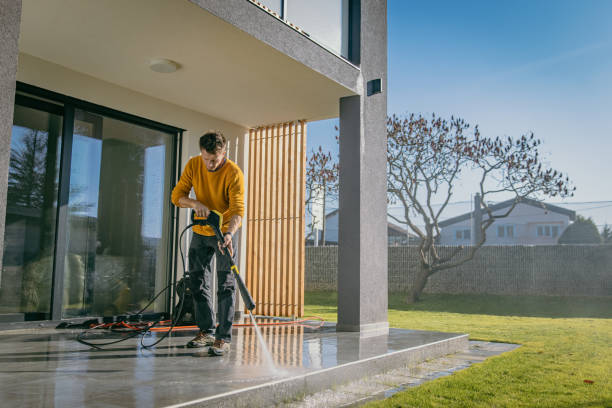 Best Driveway Pressure Washing  in Lynn, MA